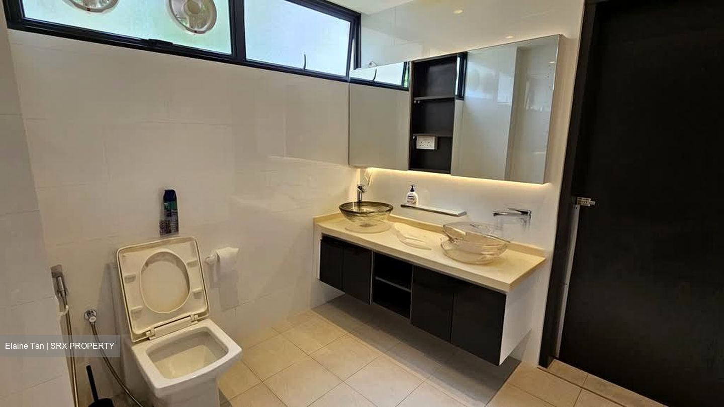 Hillcrest Arcadia (D11), Condominium #556934401